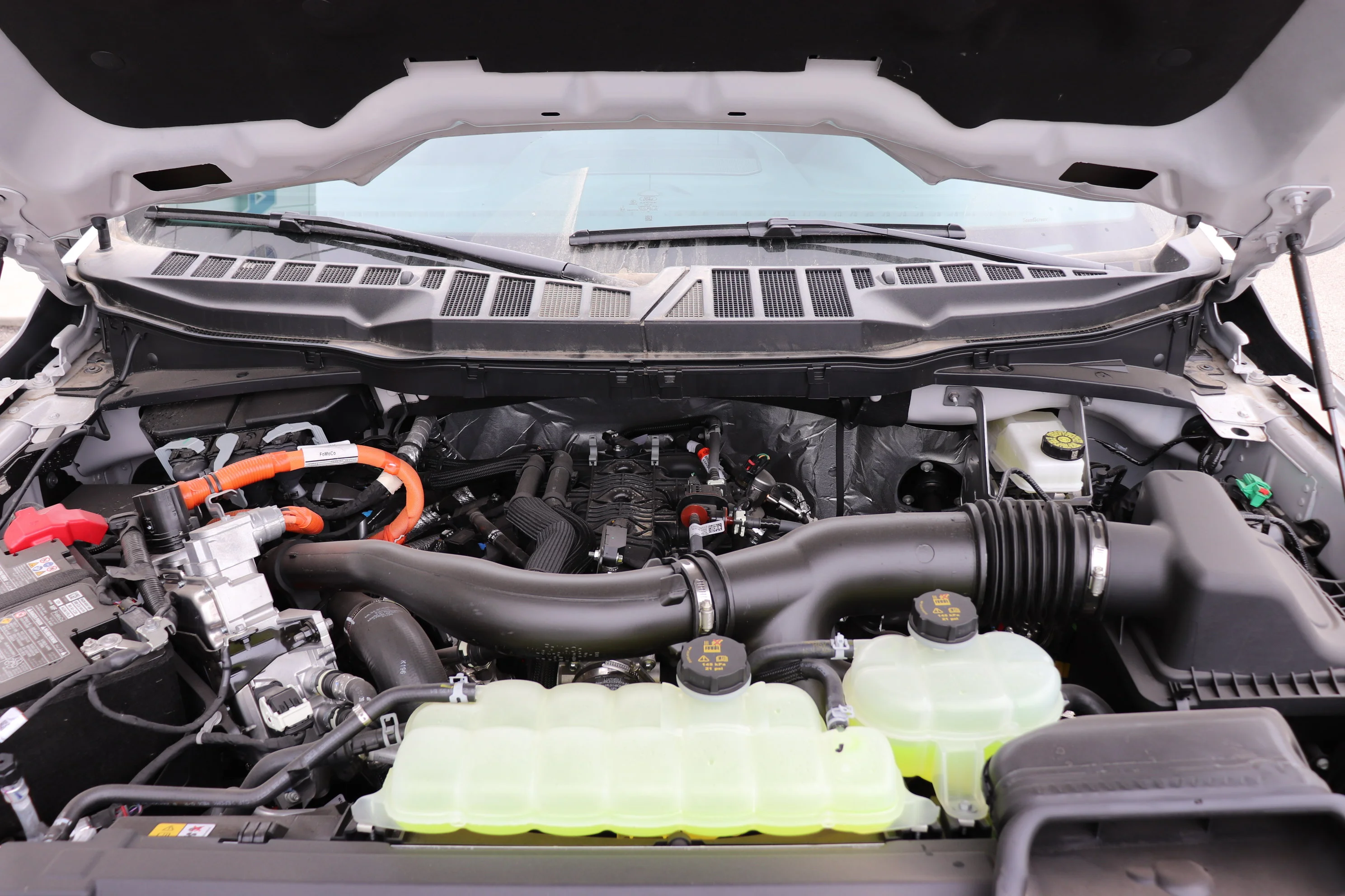 New 2026 Avalanche Ford XLT image 6