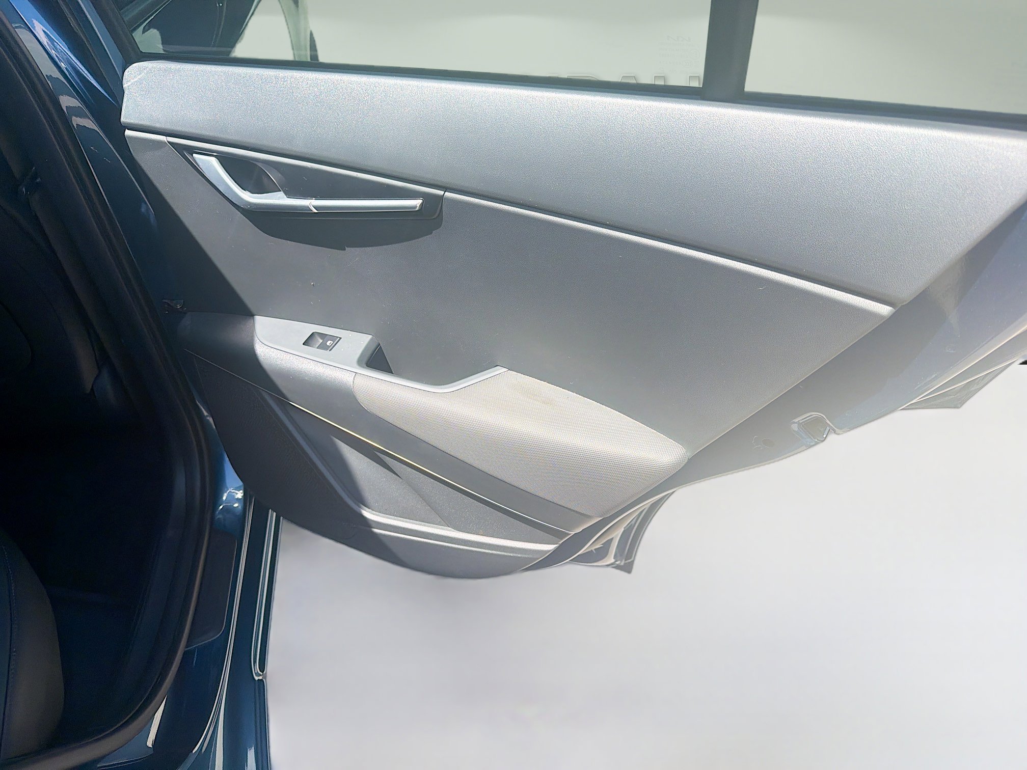 Used 2024 Mineral Blue Kia Wind image 28