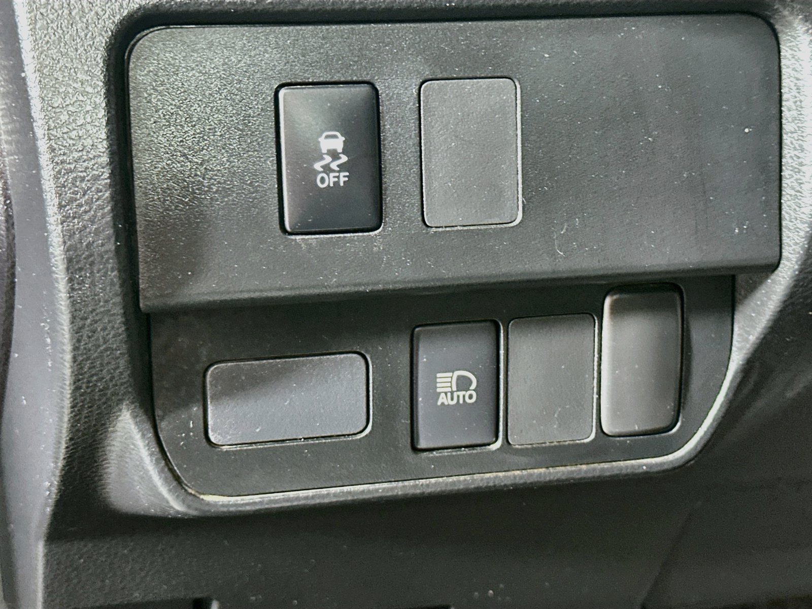 Used 2022 Midnight Black Metallic Toyota SR5 image 11
