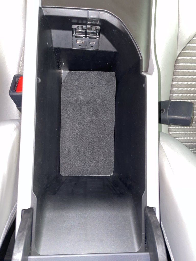 Used 2021  Toyota SE image 19