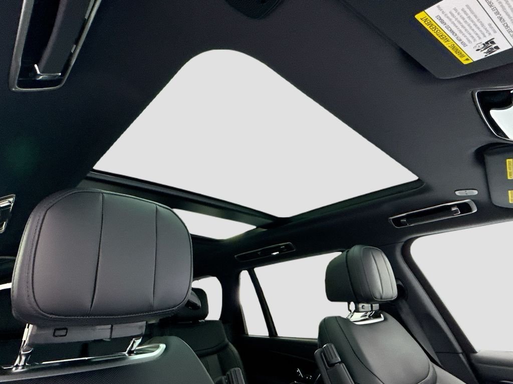 2026 Land Rover Range Rover SE - Photo 16