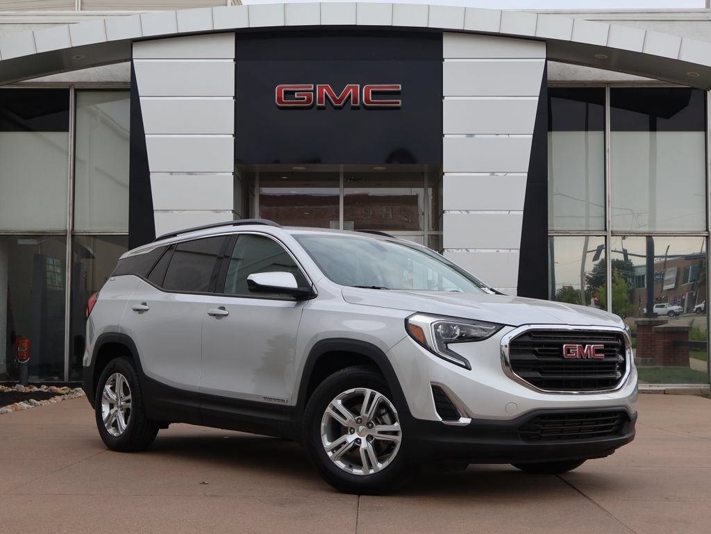Used 2018 QUICKSILVER METALLIC GMC SLE image 1