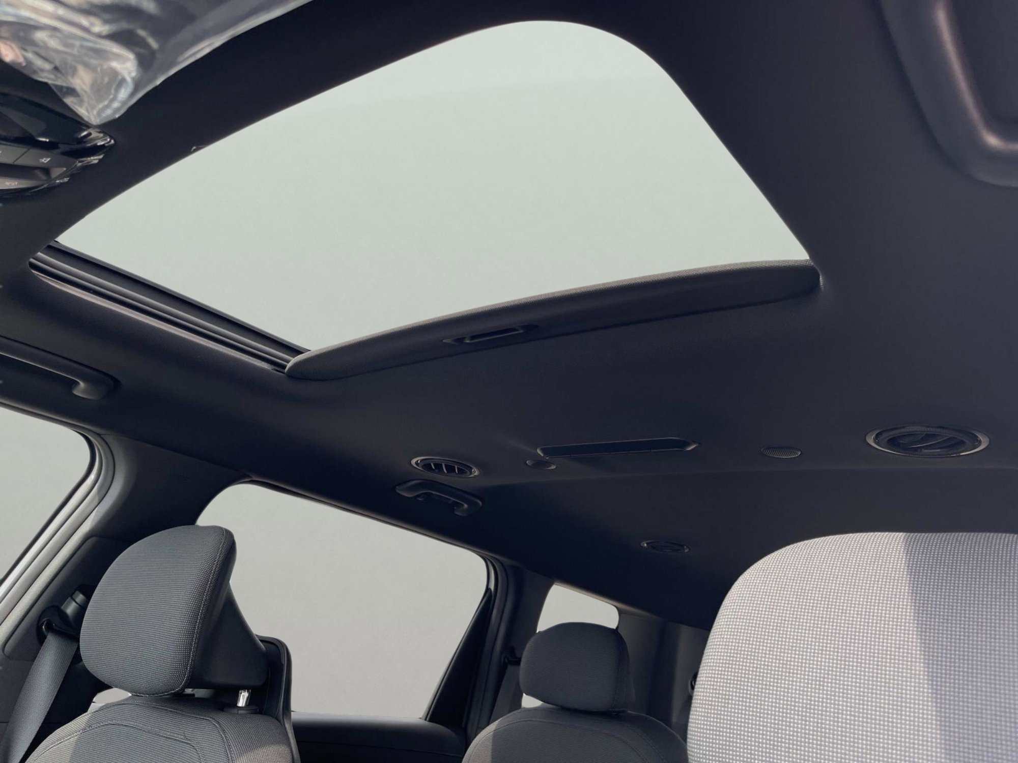 New 2027 Glacial White Pearl Kia S image 23