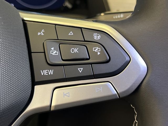 New 2026 Black Volkswagen 2.0T SE w/Technology image 15