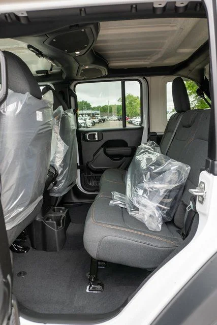 New 2026 Bright White Clear-Coat Exterior Paint Jeep Sport S image 10