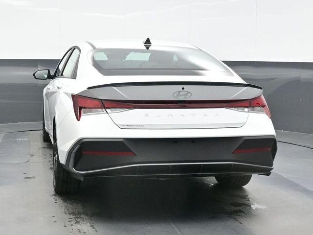 New 2026 White Hyundai SEL Sport Plus image 2