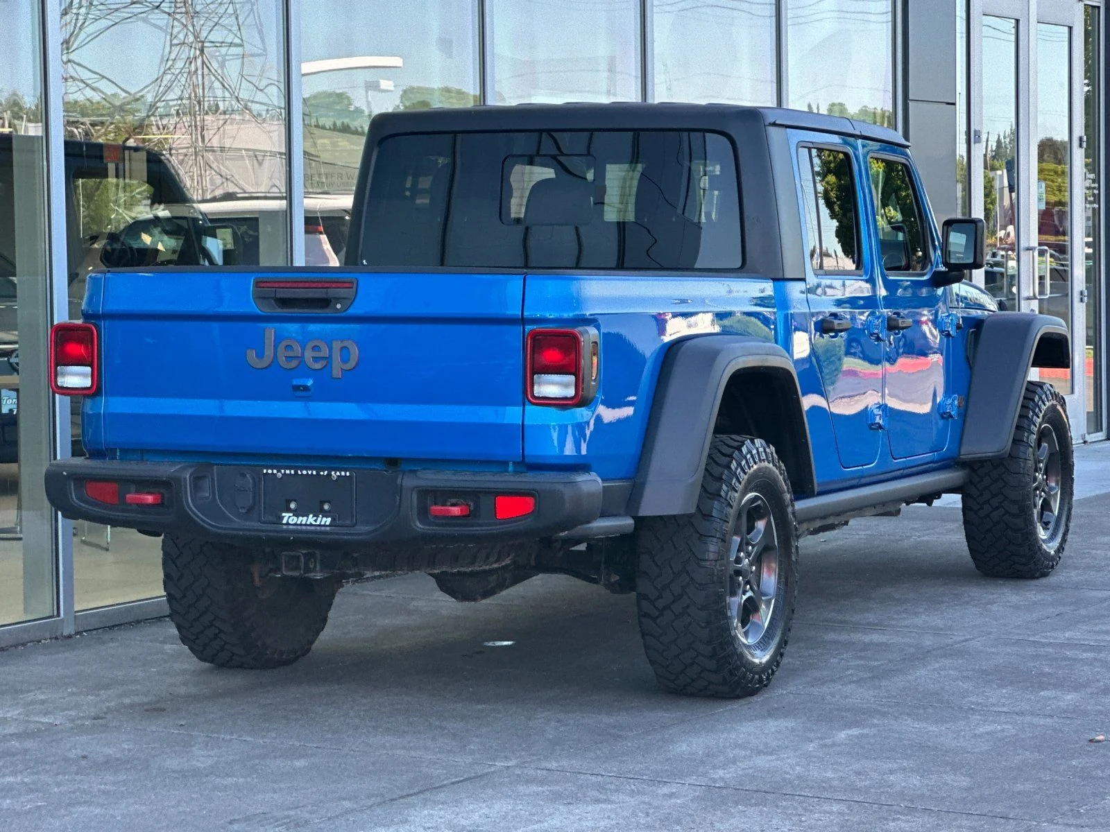 Used 2020 Hydro Blue Pearlcoat Jeep Rubicon image 3