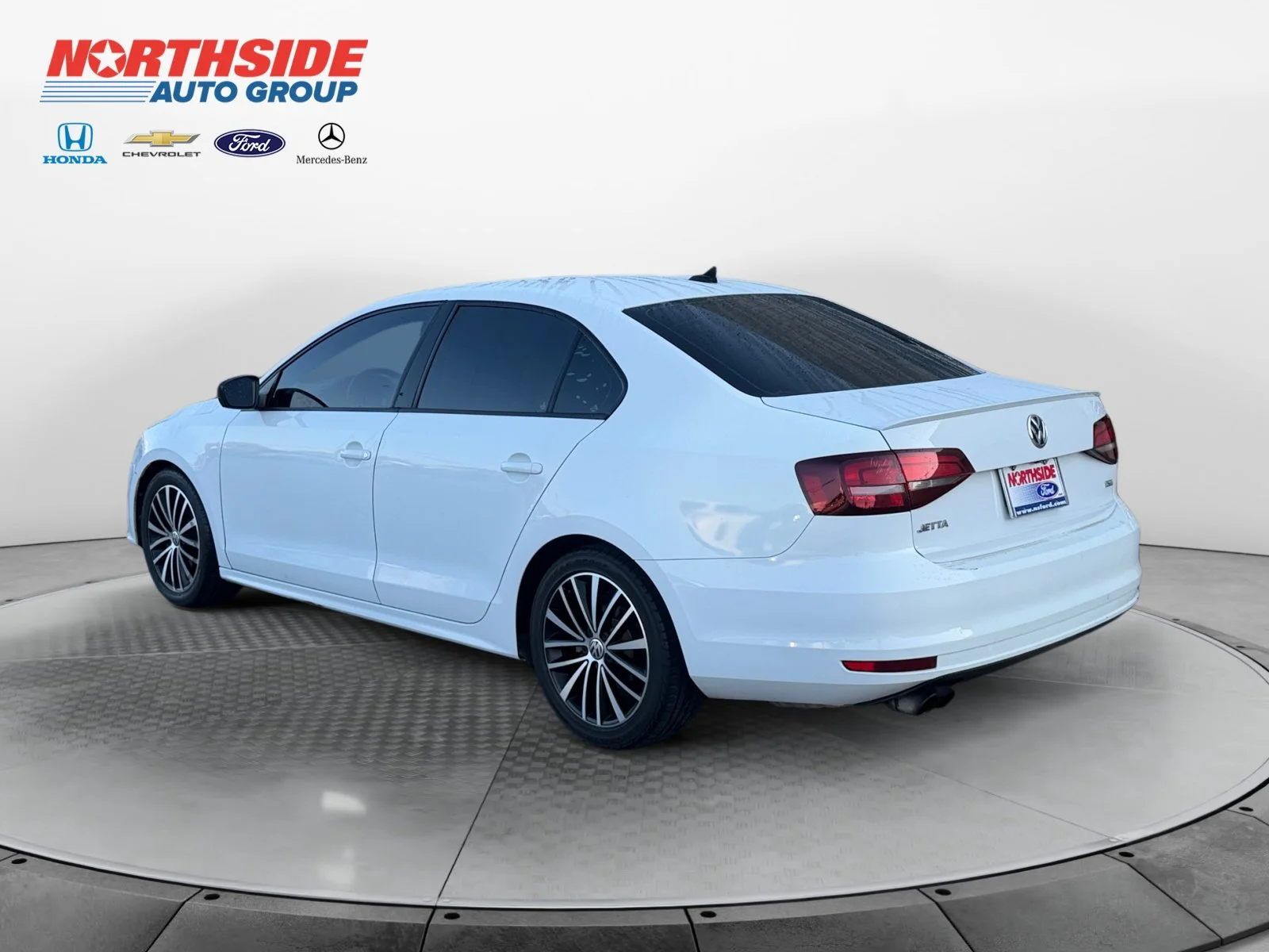 Used 2016  Volkswagen 1.8T Sport image 5