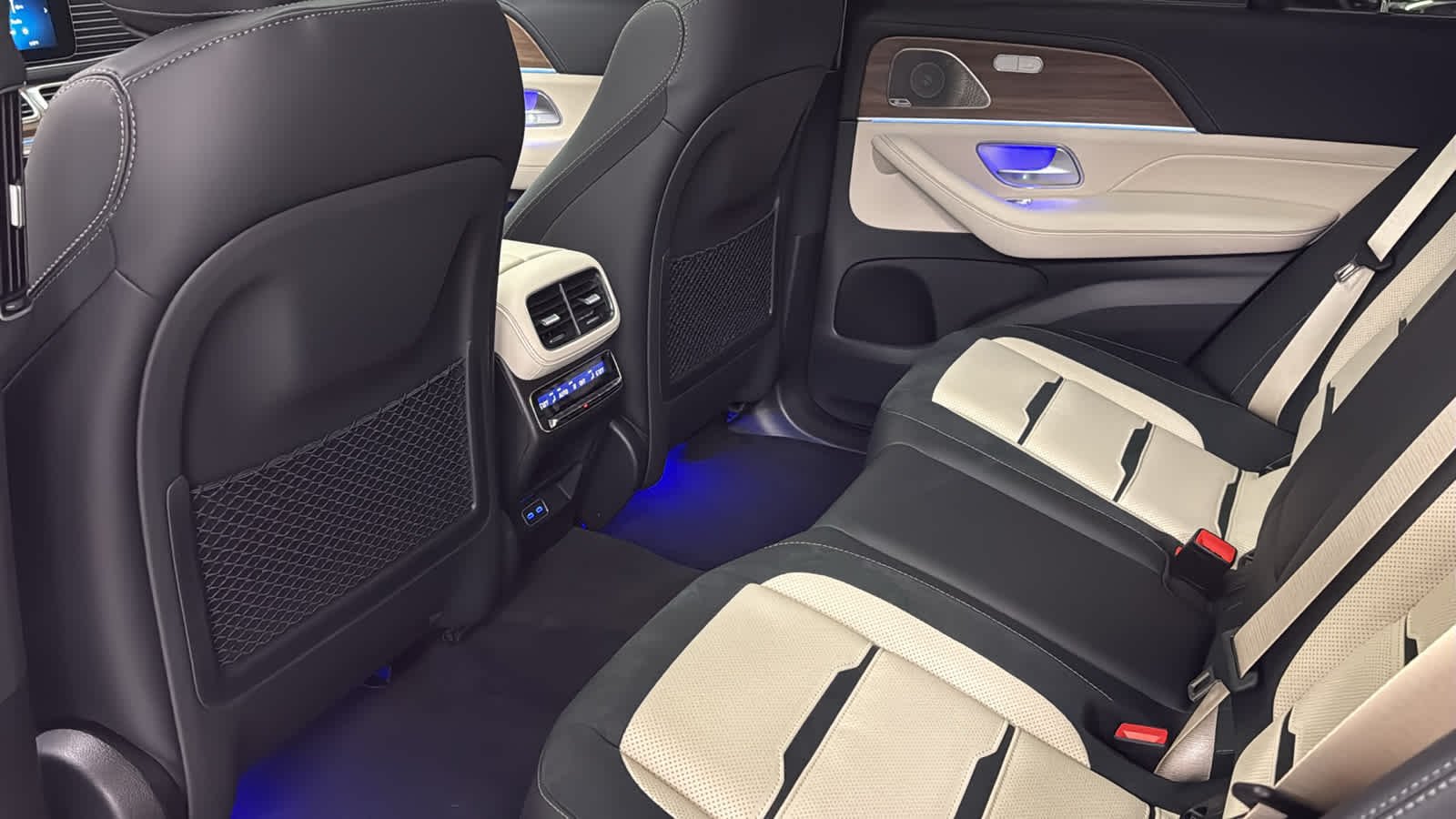 New 2026 Twilight Blue Metallic Mercedes-Benz AMG® GLE 53 image 30