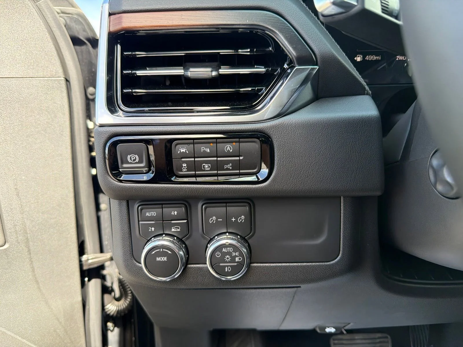2026 GMC Yukon XL Denali - Photo 13