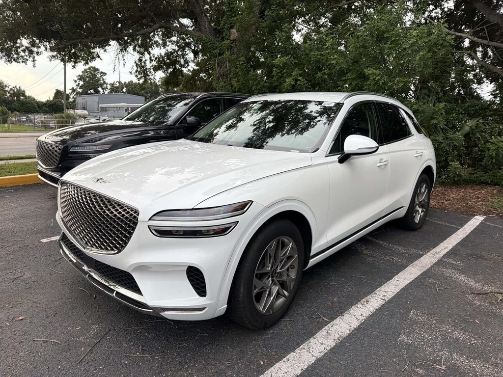Used 2025 White Genesis 2.5T image 4