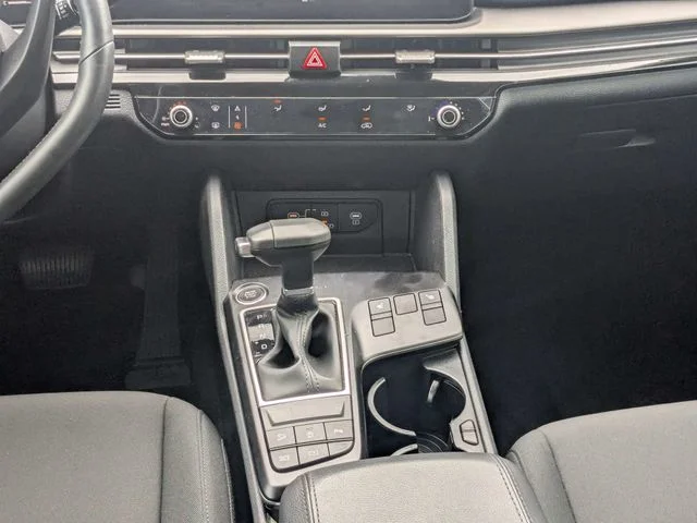 Used 2026 White Kia LX image 19