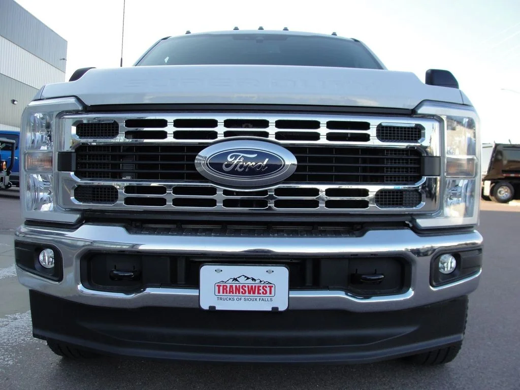 New 2026 Oxford White Ford F-350® XLT image 5