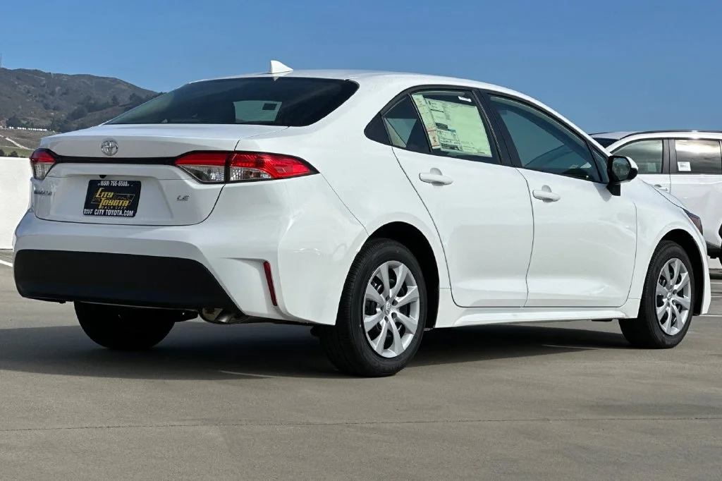 New 2027 Ice Cap Toyota  LE image 4
