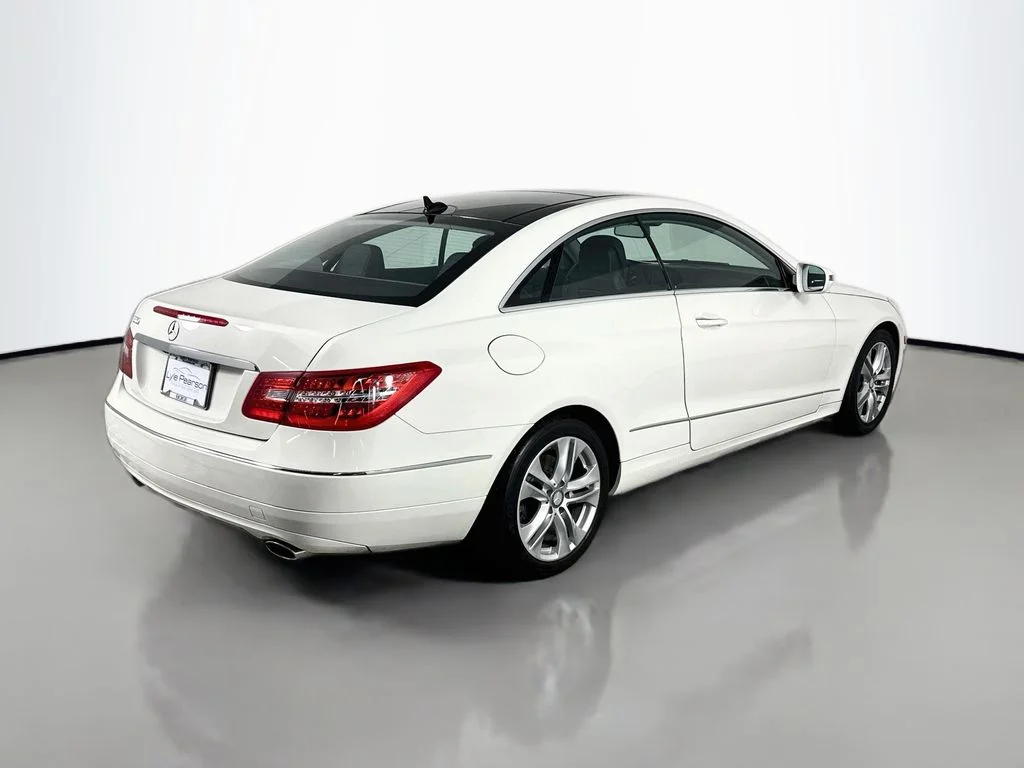 Used 2010  Mercedes-Benz E 350 image 9