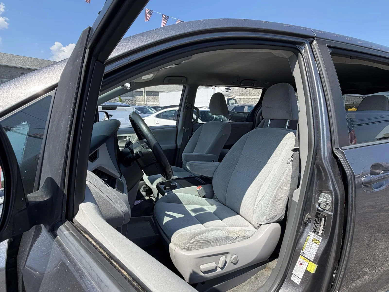 Used 2018 Gray Toyota LE image 17