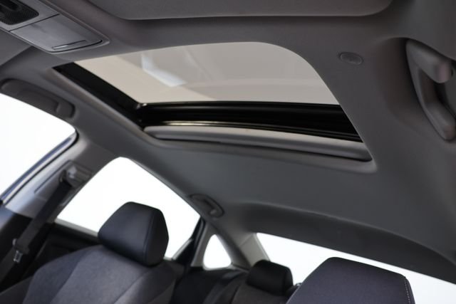 Used 2025 Blue Honda SE image 19