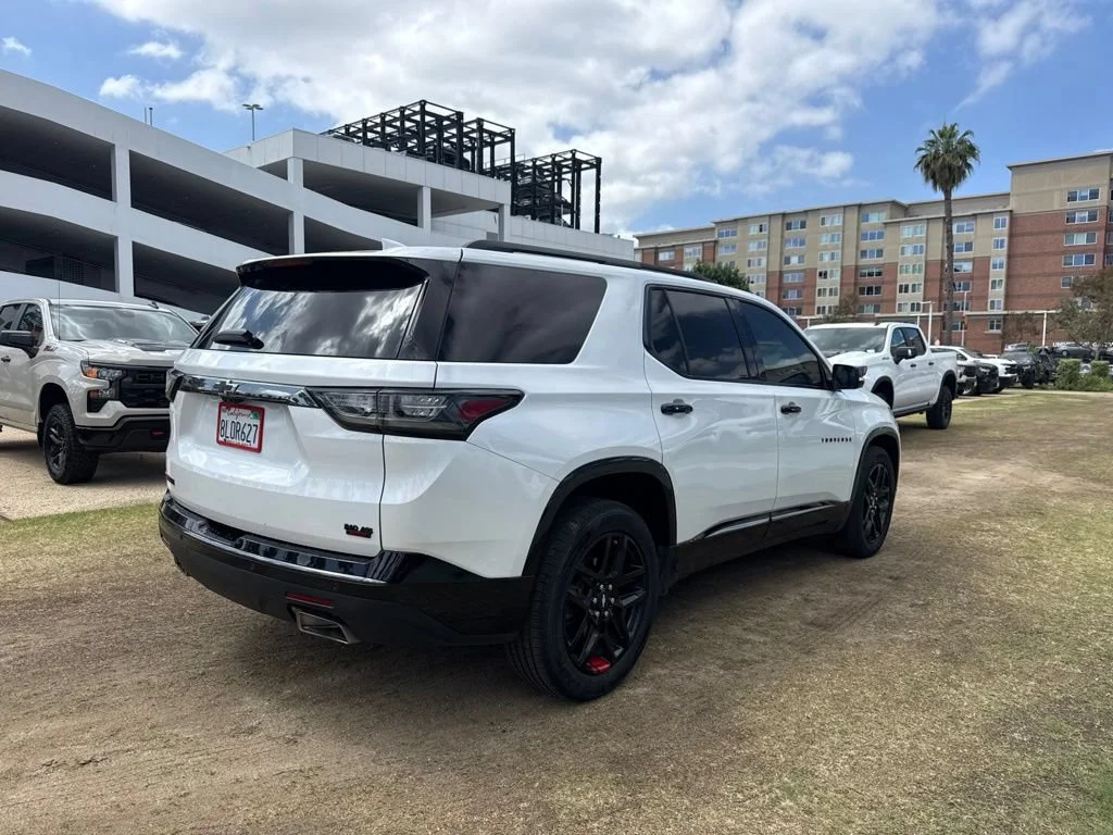 Used 2019 IRIDESCENT PEARL TRICOAT Chevrolet Premier image 5