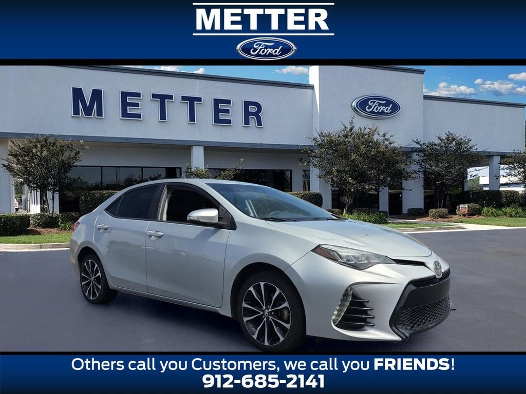 Used 2019 Silver Toyota SE image 1