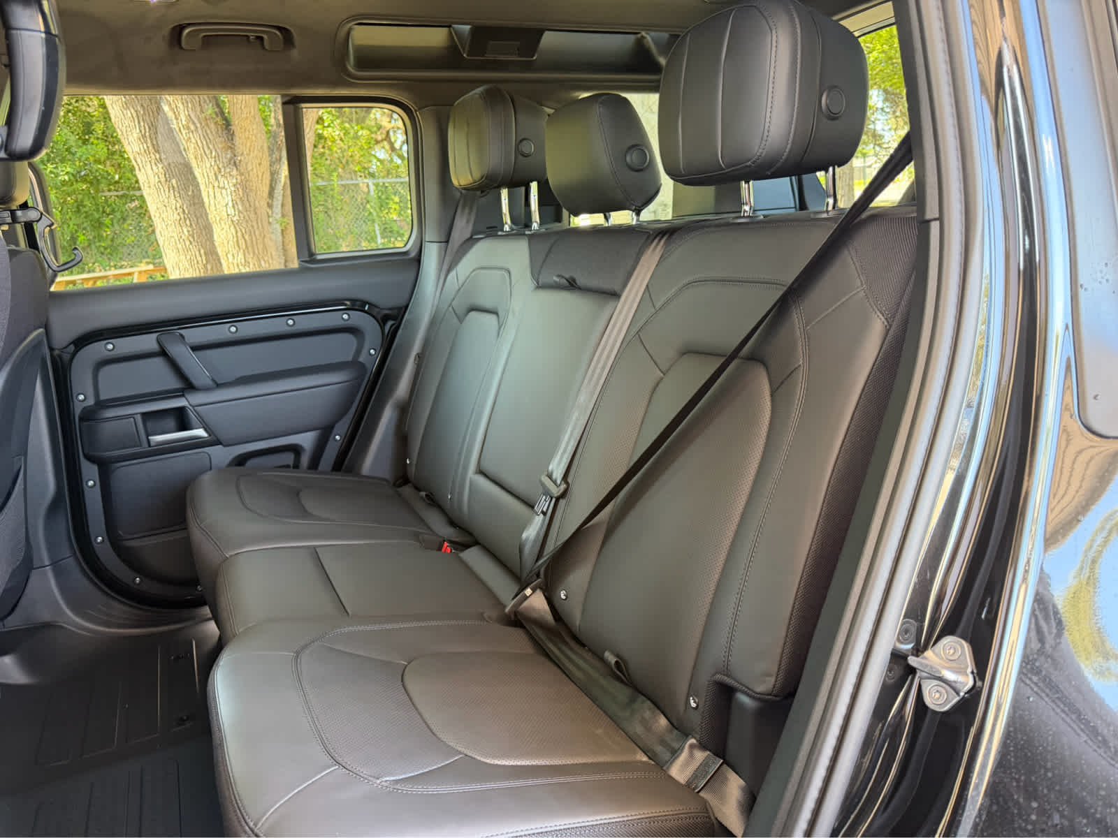 New 2026 Santorini Black Land Rover X image 12