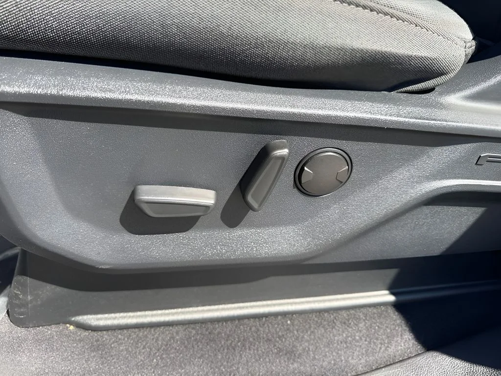 Used 2023 Gray Ford XLT image 10