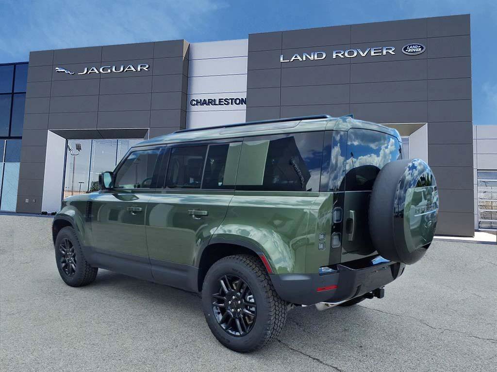 New 2026 Woolstone Green Metallic Land Rover S image 3