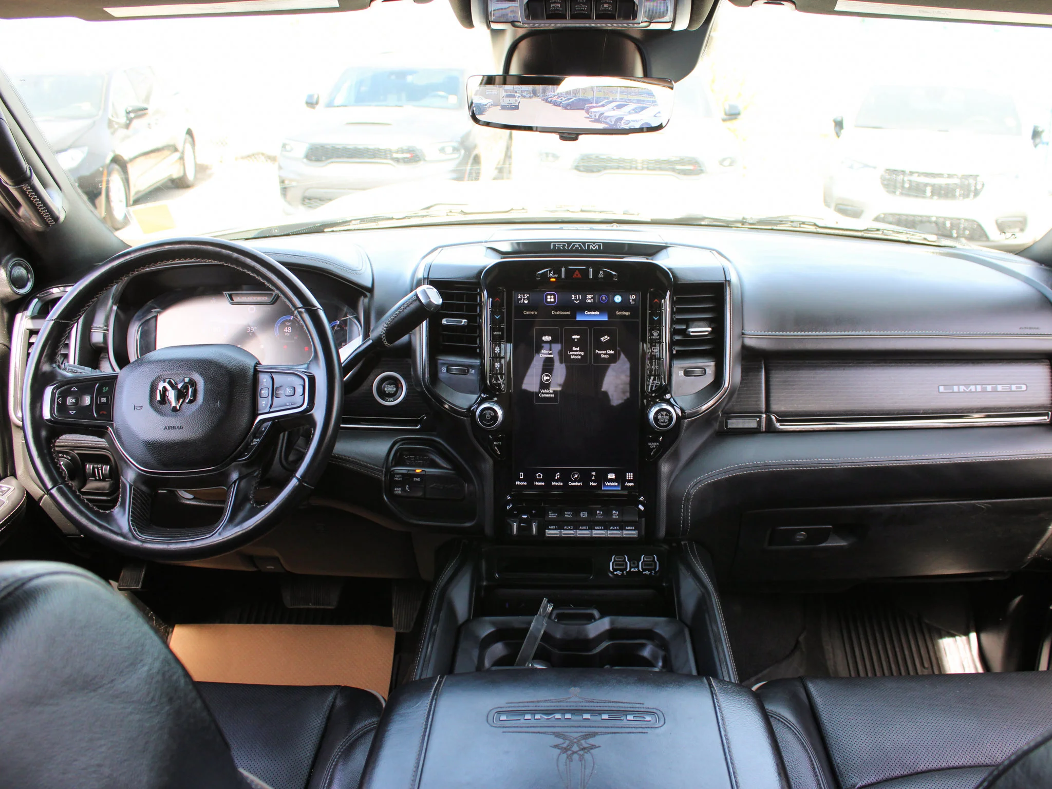 Certified Used 2024 White RAM Limited * Cummins Diesel | Night Edition | 5th Wheel & Gooseneck | Apple CarPlay | Adaptive Cruise image 4