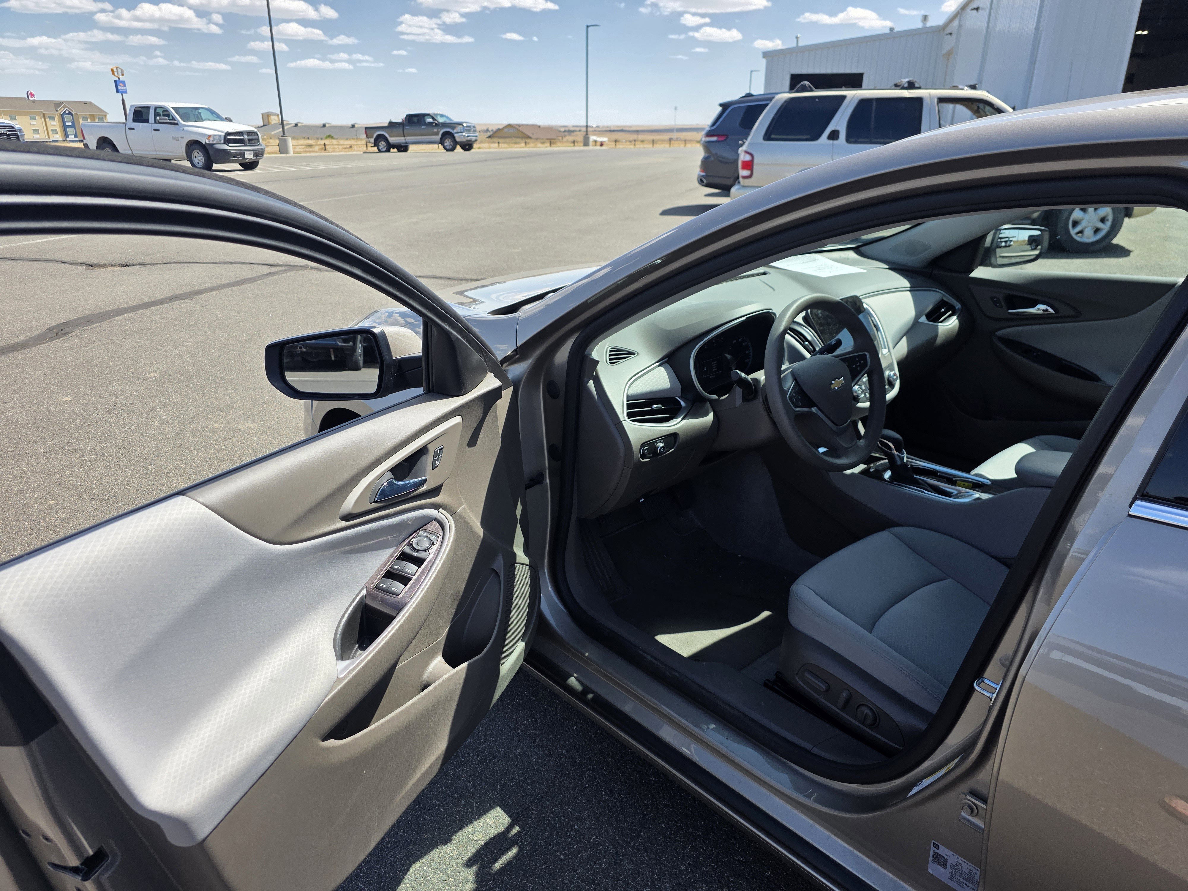 Used 2022 Gray Chevrolet LS image 9