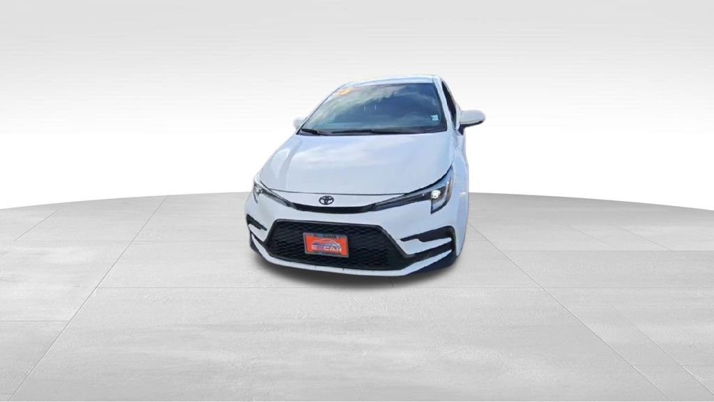 2023 Toyota Corolla SE photo 3
