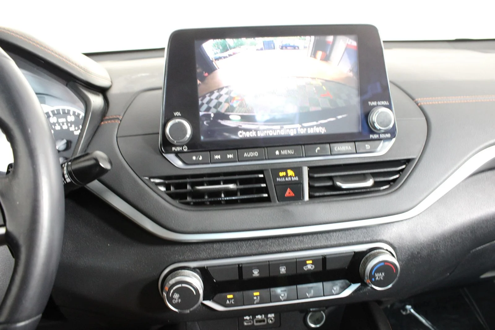 Used 2019 Black Nissan 2.5 SR image 26