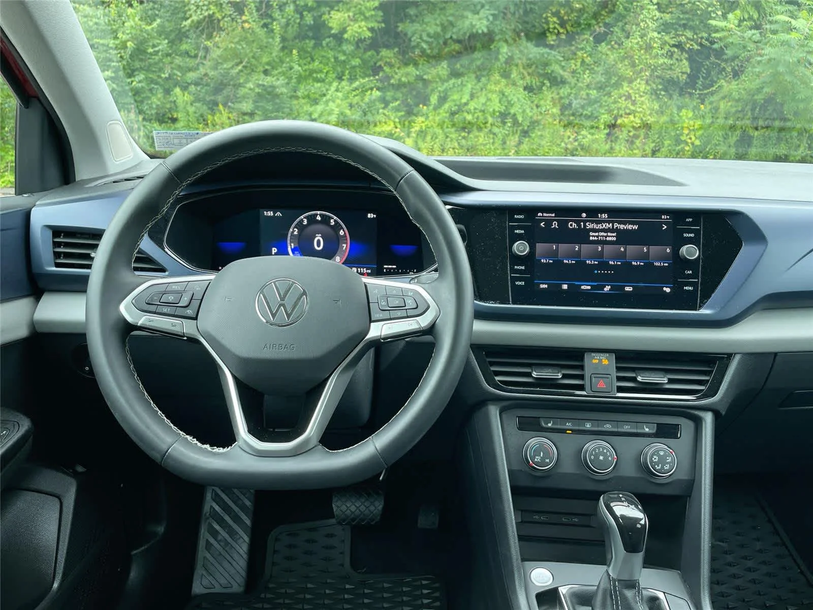 Used 2022 Red Volkswagen SE image 19