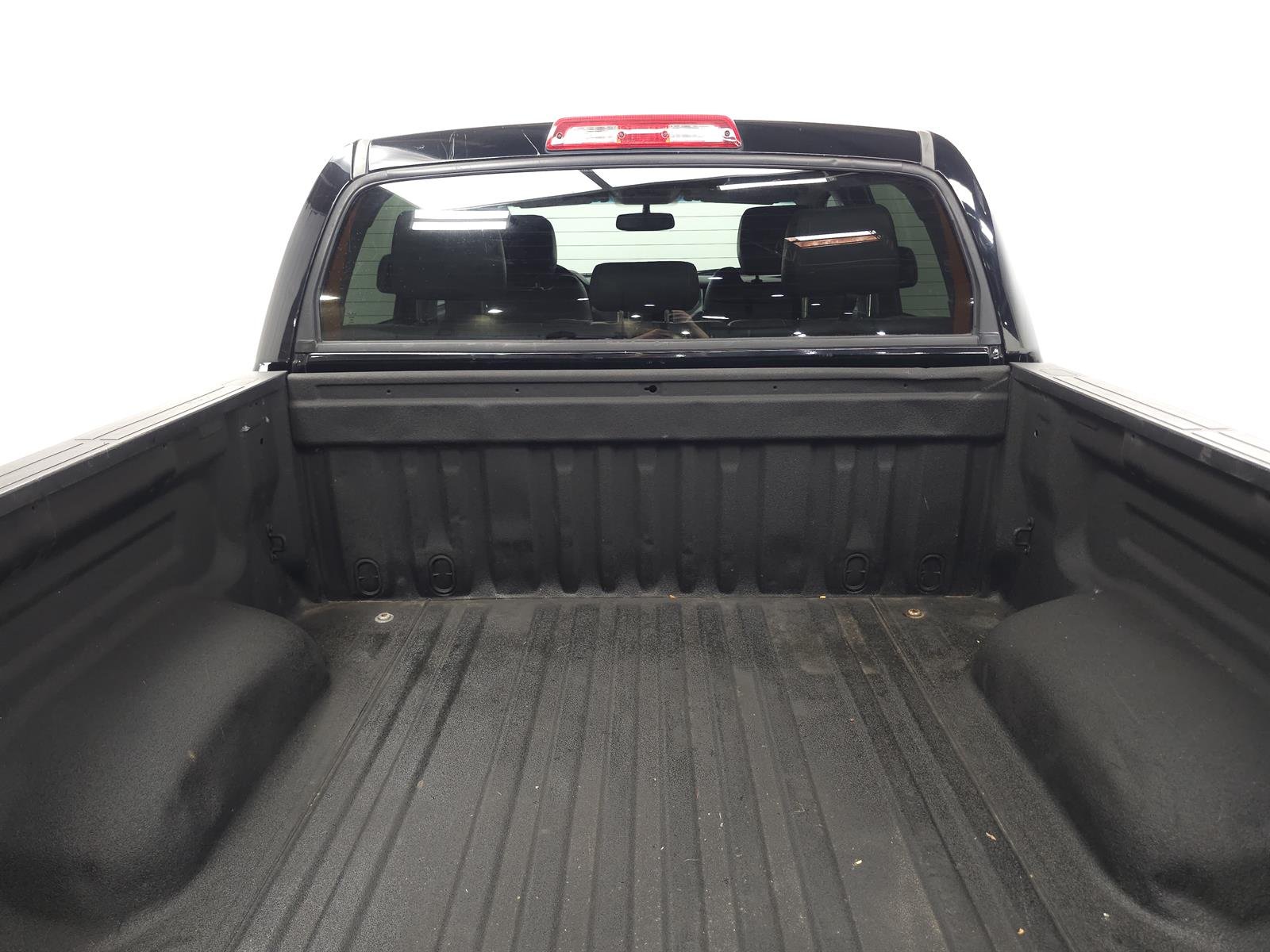 Used 2016 Black Toyota SR5 image 9
