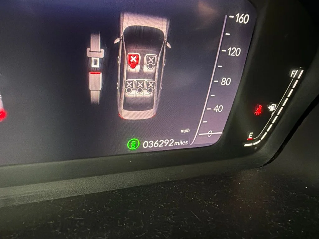 Used 2023 White Honda EX image 7
