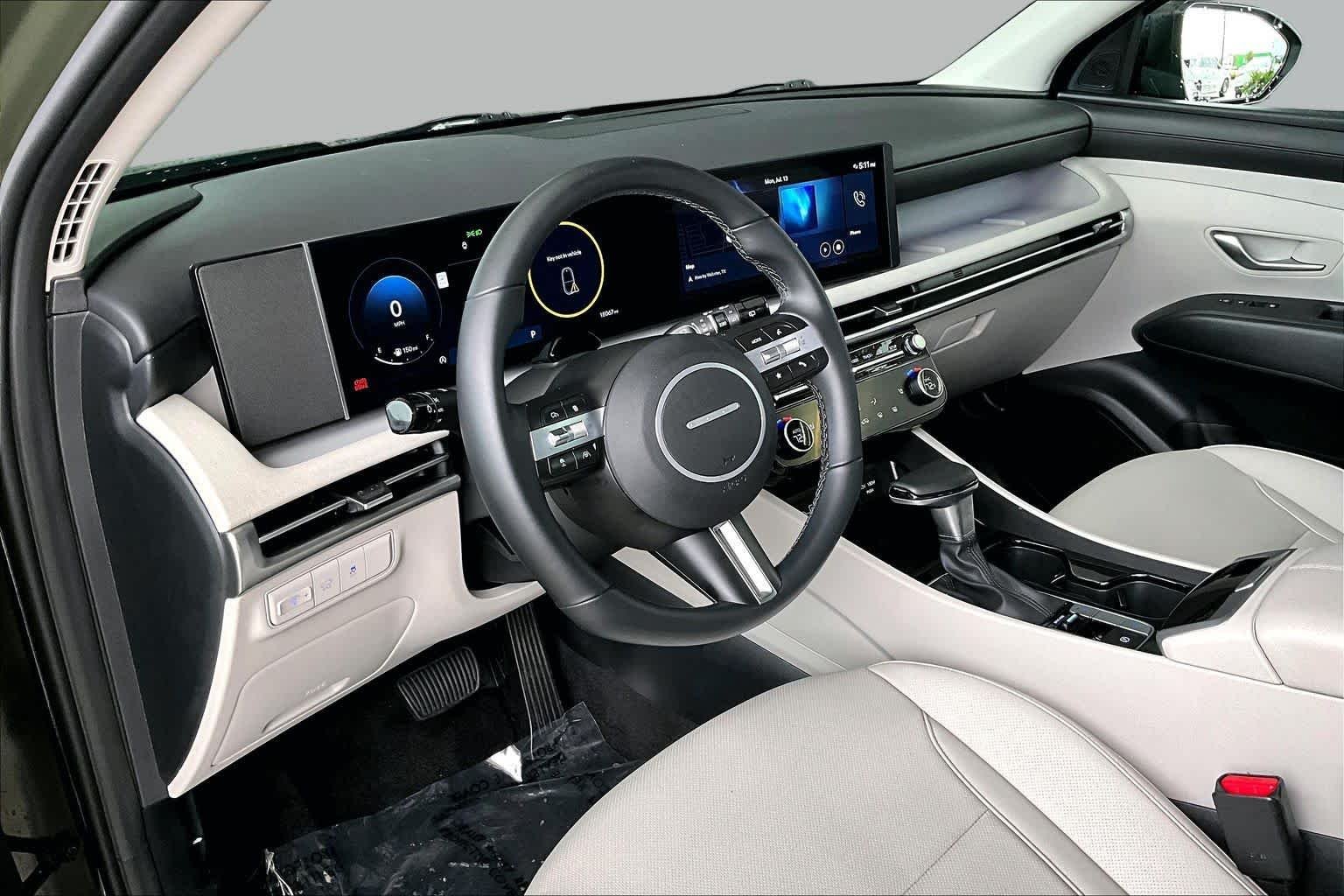 Used 2025 Rockwood Green Hyundai SEL Convenience image 16