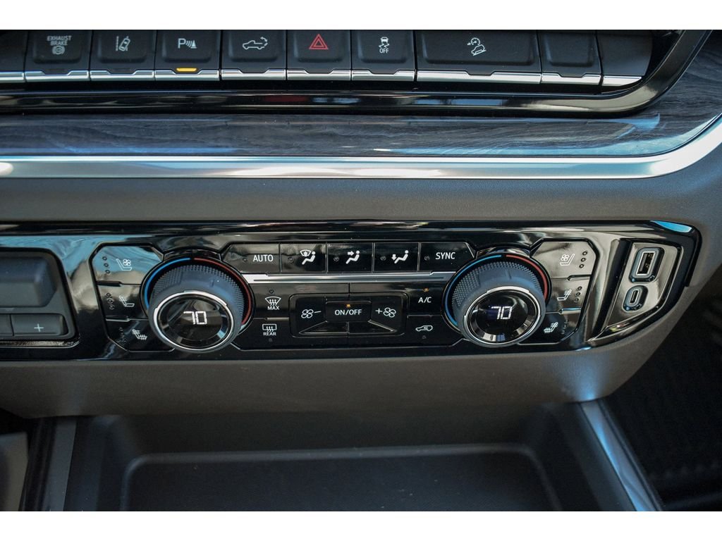 2025 Chevrolet Silverado 3500 HD LTZ - Photo 23