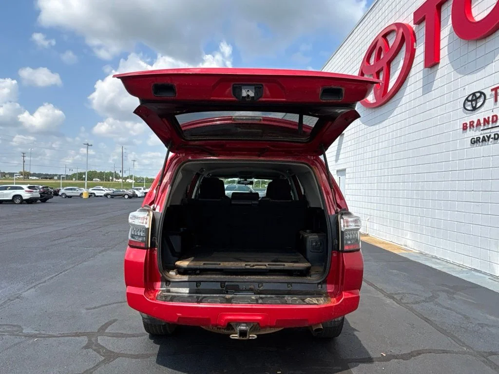 Used 2015 Red Toyota SR5 image 27