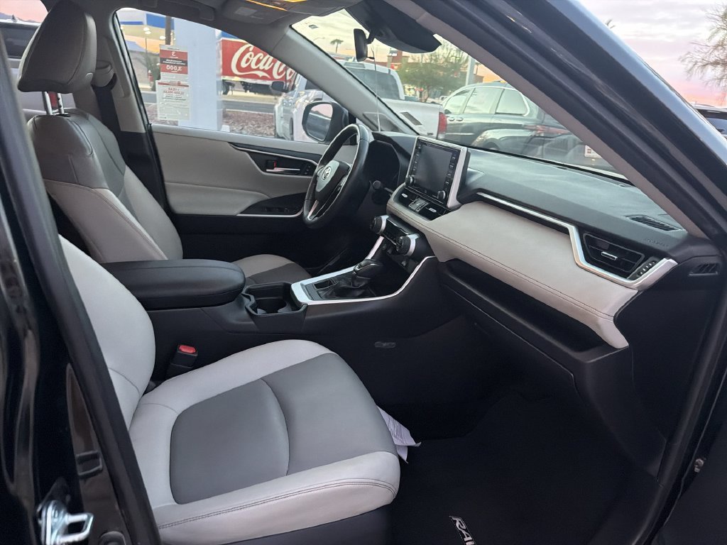 2019 Toyota RAV4 XLE Premium - Photo 28