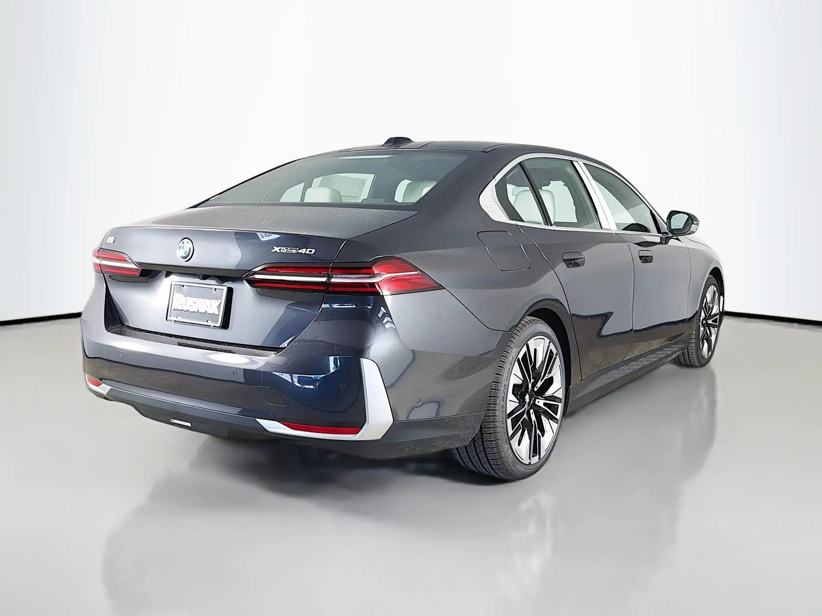 Used 2026 Dark Graphite Metallic BMW xDrive40 image 7