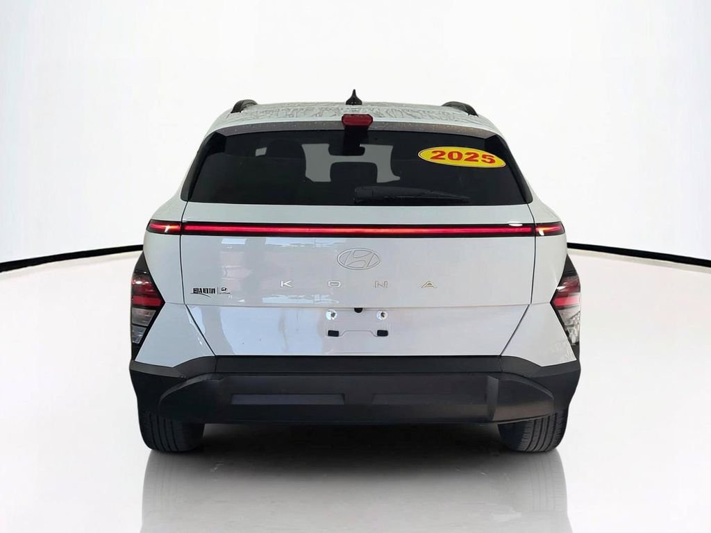 2025 Hyundai Kona SEL - Photo 6
