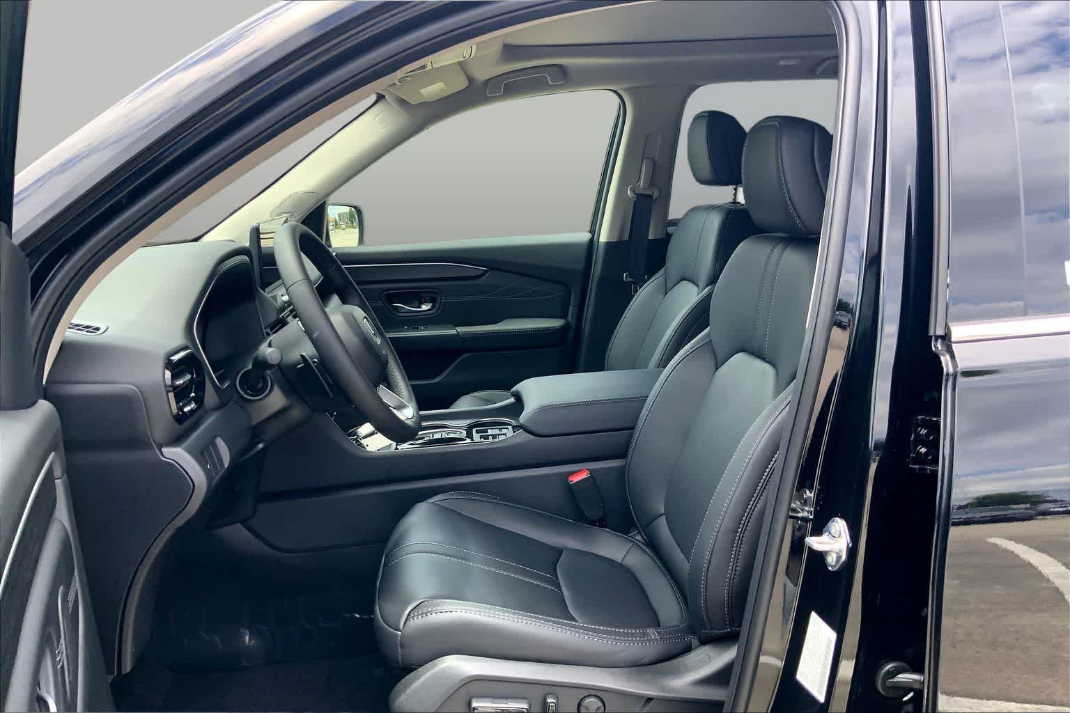 New 2026 Crystal Black Pearl Honda AWD Touring Blackout image 7