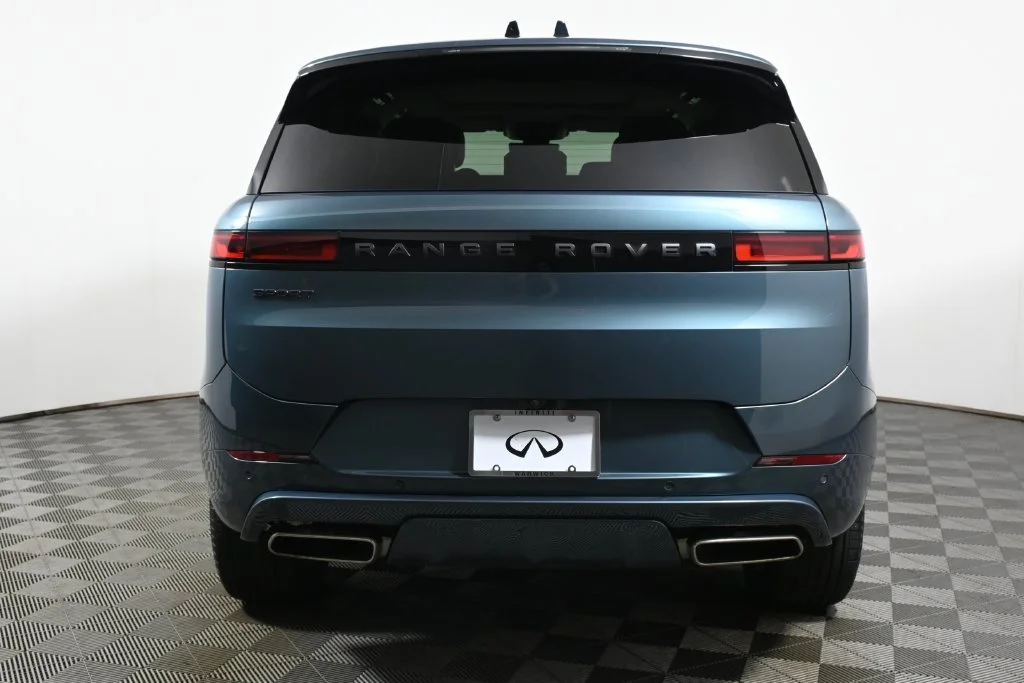 Used 2024 Green Land Rover Autobiography image 6
