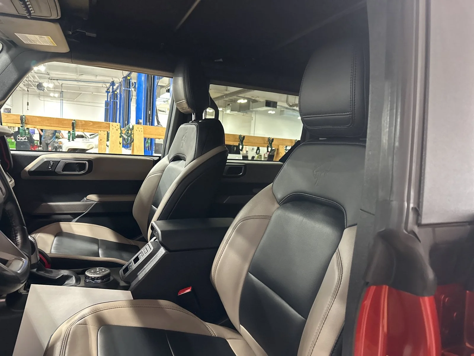 2023 Ford Bronco 4-Door Wildtrak - Photo 16