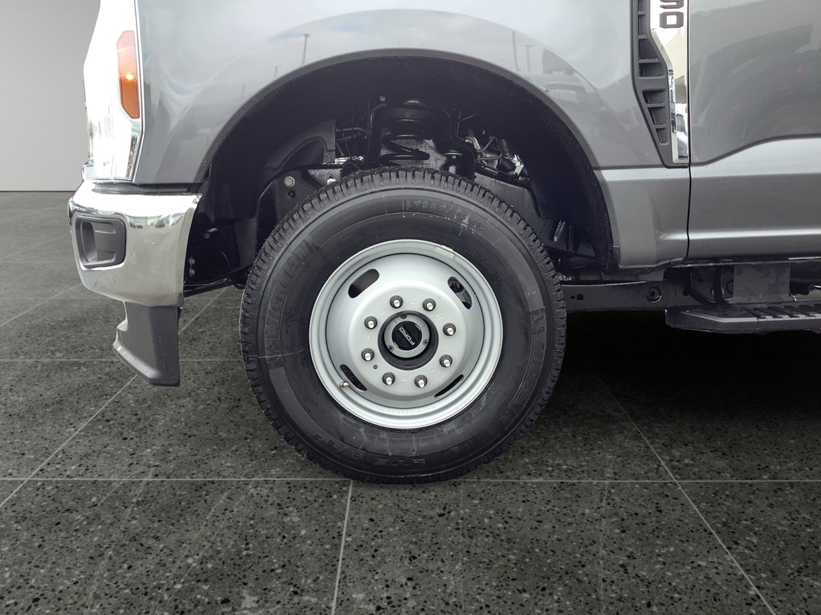 New 2026 Carbonized Gray Metallic Ford XLT image 14