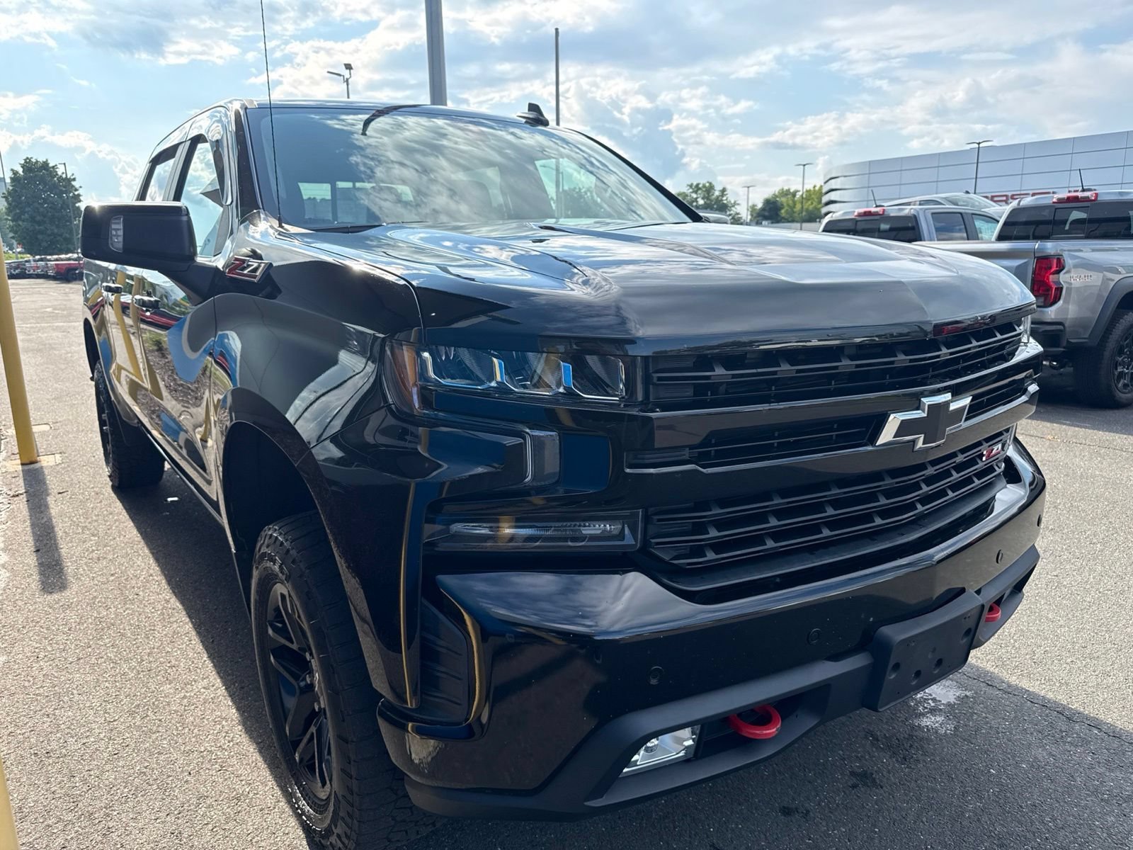 Used 2019 BLACK Chevrolet LT Trail Boss image 4