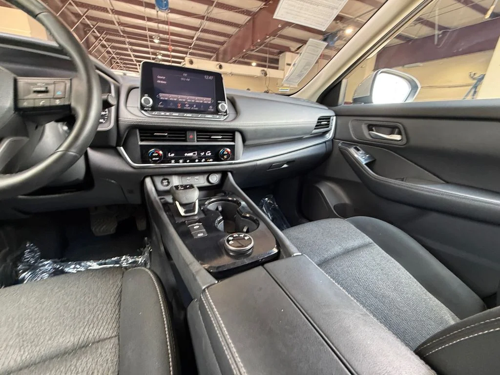 Used 2025 Beige/tan Nissan SV image 15