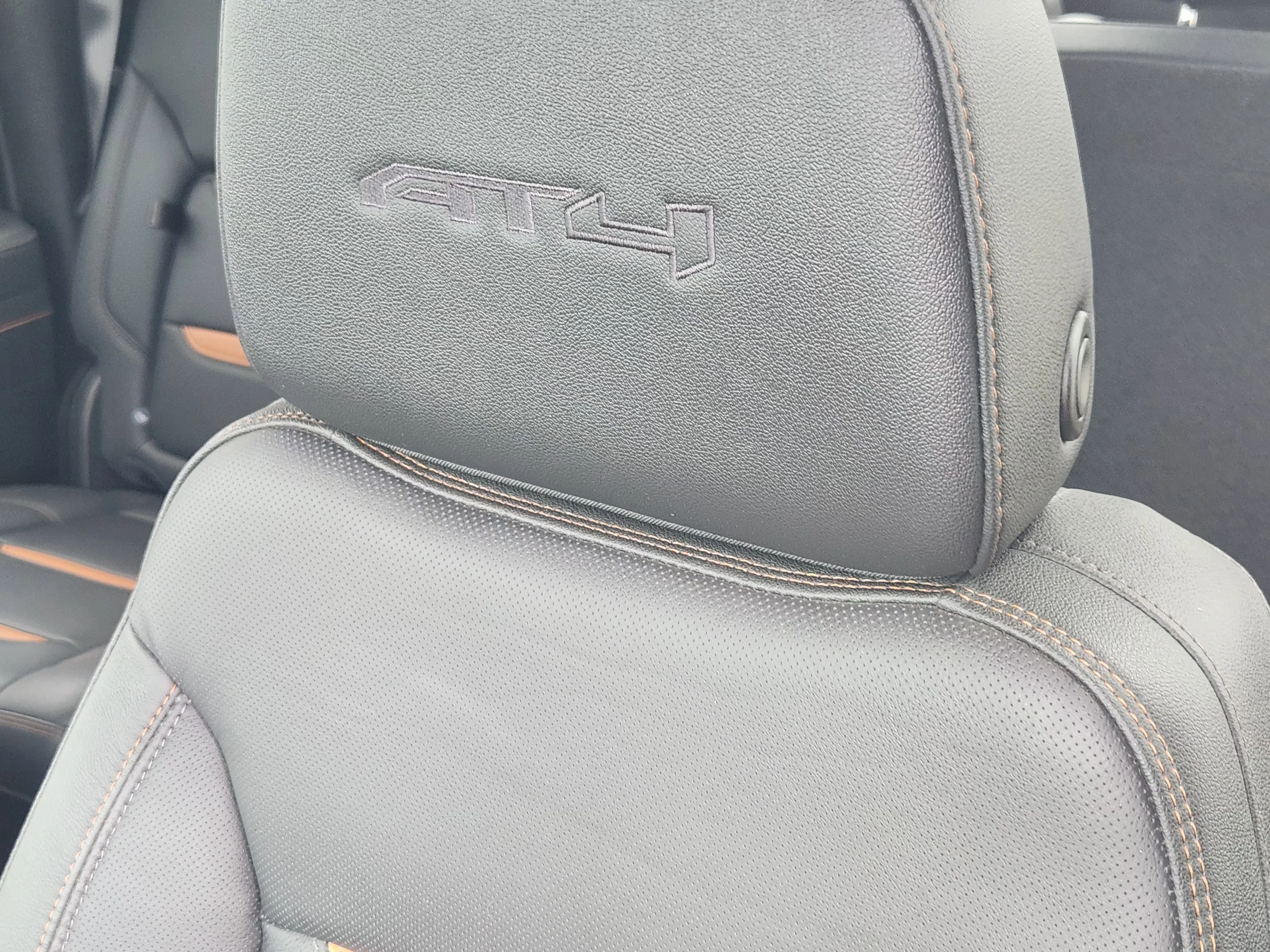 Used 2026 Titanium Rush Metallic GMC AT4 image 16