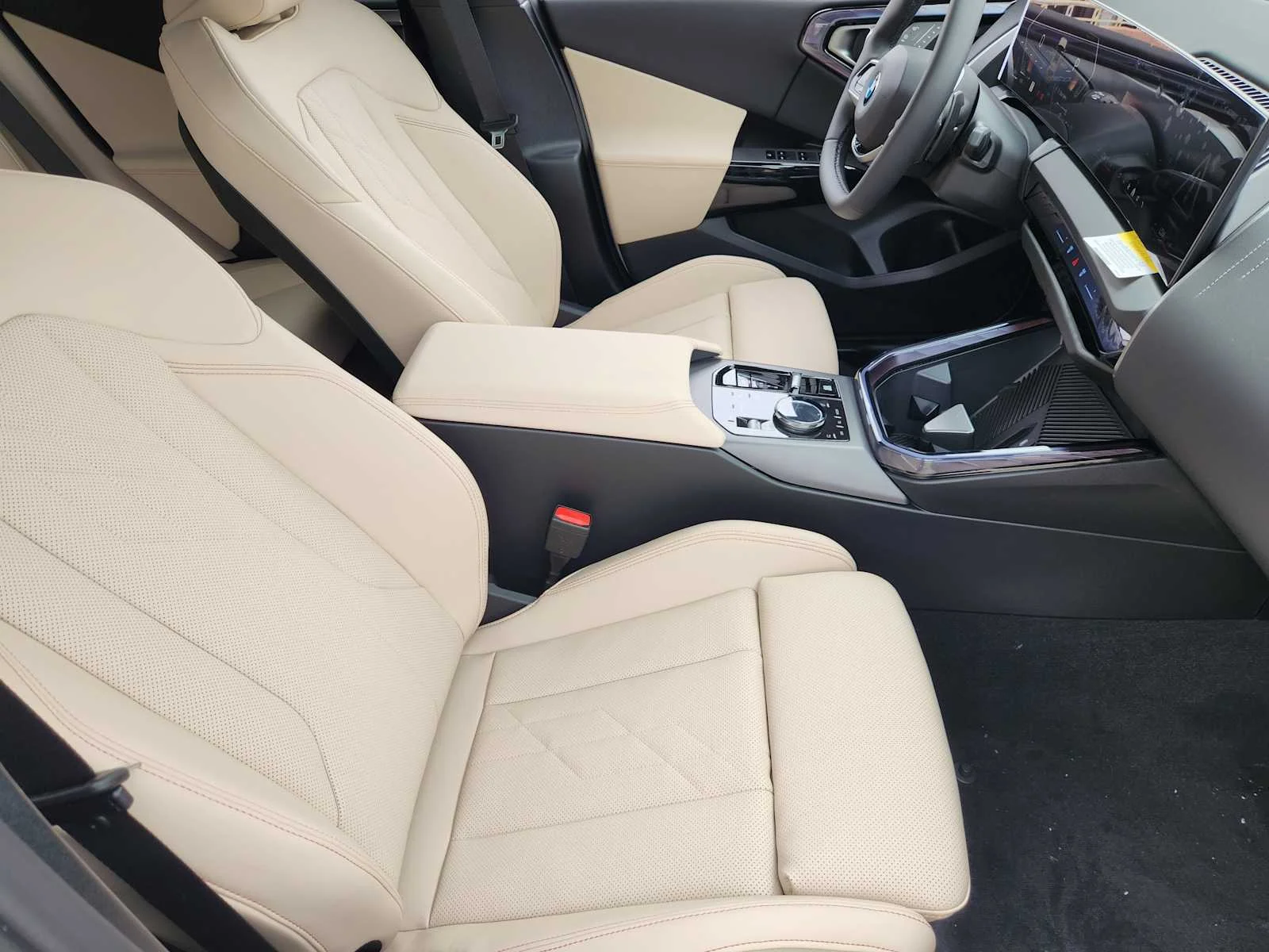 New 2026 Mineral White Metallic BMW 30 xDrive image 5