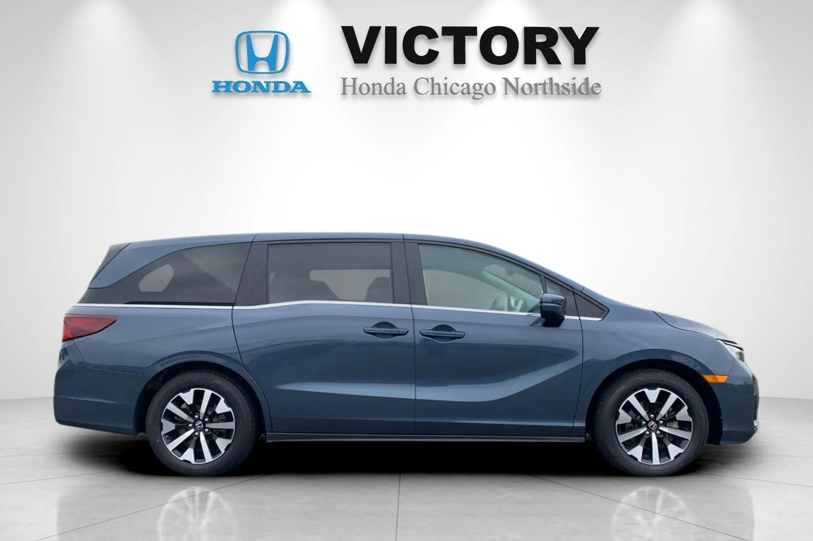 Certified Used 2025 Smoke Blue Pearl Honda EX-L image 6