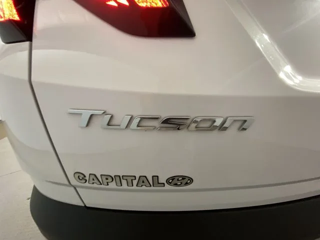 Used 2023 White Hyundai SEL Convenience image 27