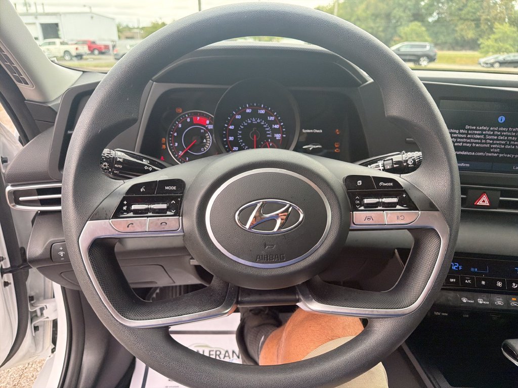 Used 2022 Gray Hyundai SEL image 17